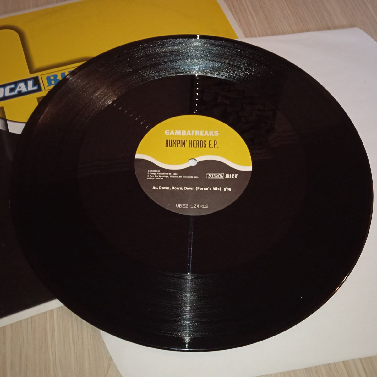 Gambafreaks – Bumpin' Heads E.P. (Vinyl,1999) - Image 5