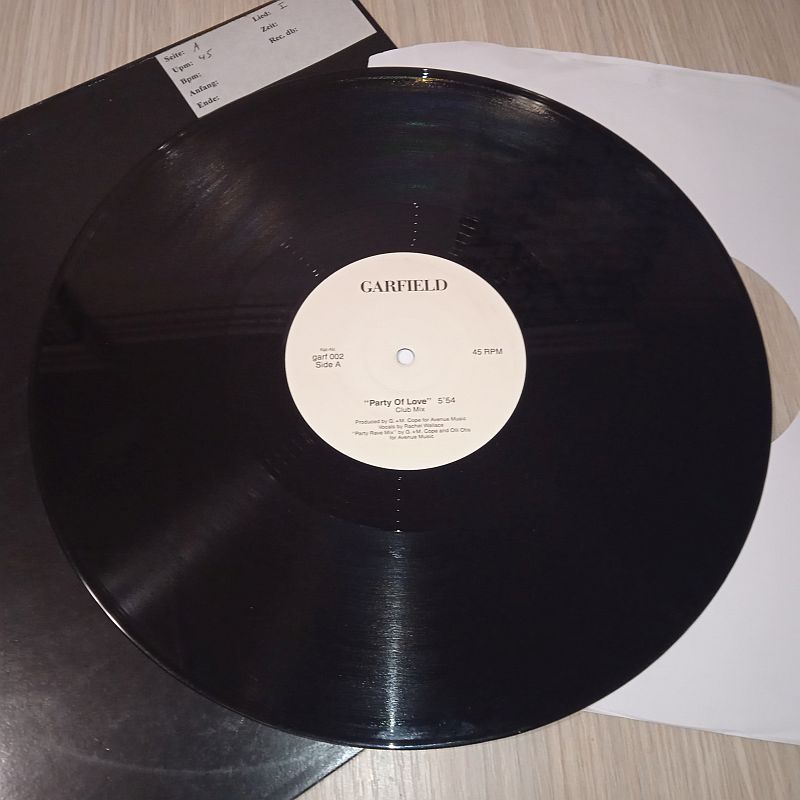 Garfield – Party Of Love (Vinyl,1995) - Image 4