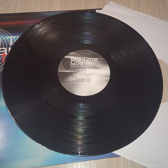 Big Time Charlie – On The Run (Vinyl,1999) - Image 4