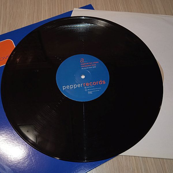Supercar Feat. Mikaela – Computer Love (Vinyl,1999) - Image 2