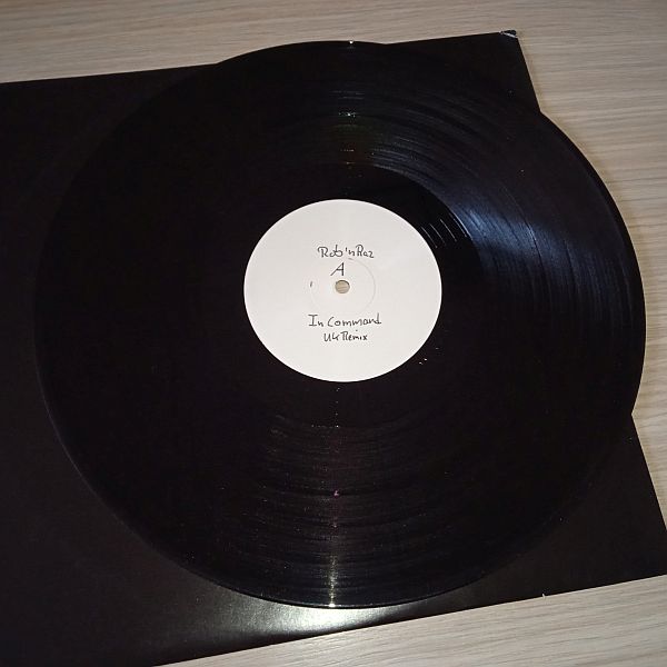 Rob 'n' Raz – In Command (UK Remix) (Vinyl,1994) - Image 2