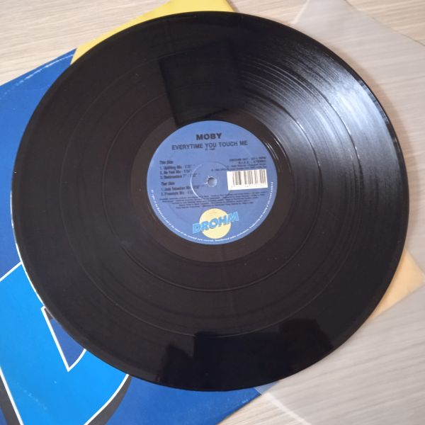 Moby – Everytime You Touch Me (Vinyl,1995) - Image 2